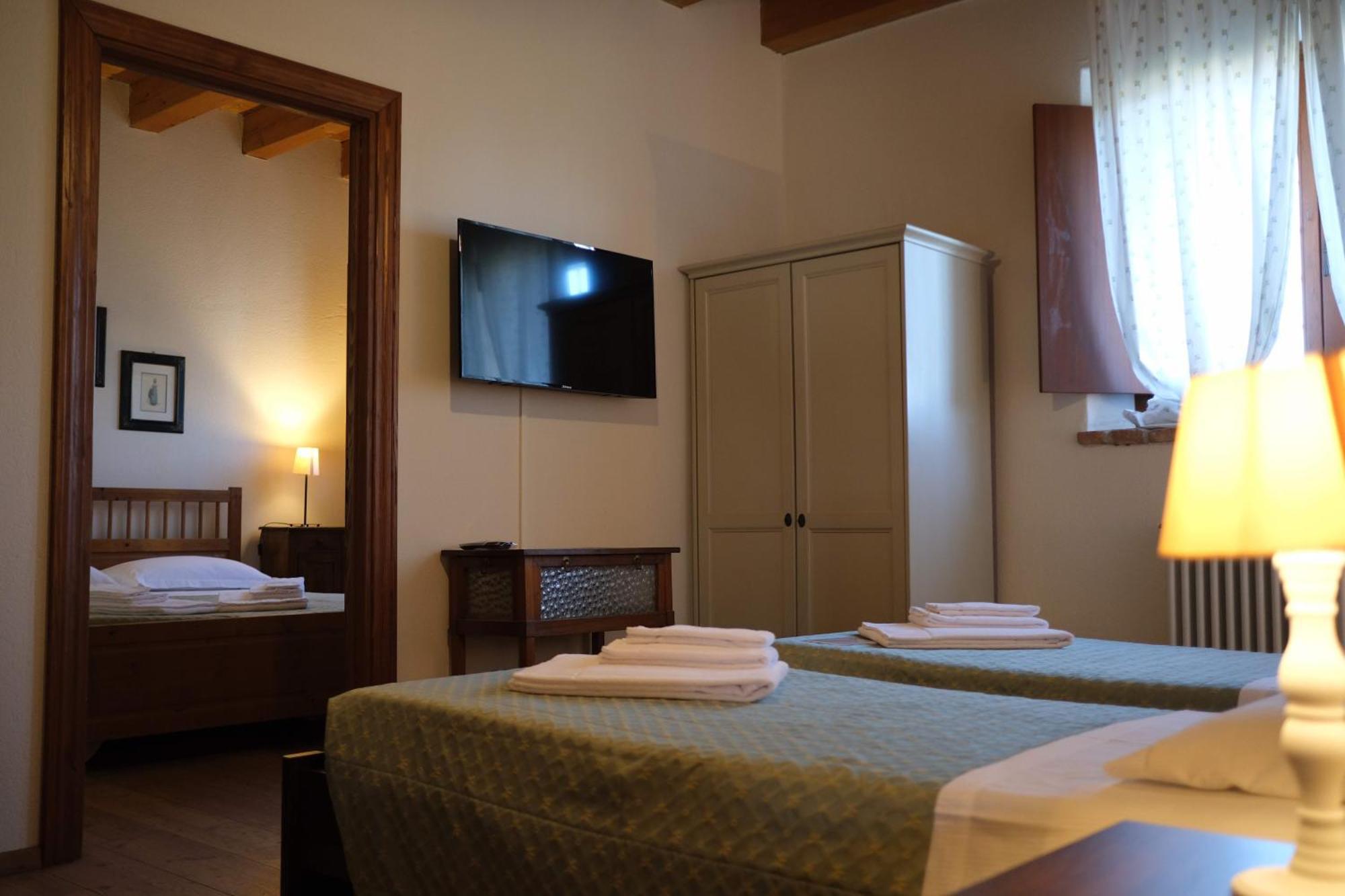 Agriturismo Corte Pellegrini San Martino Buon Albergo Bagian luar foto