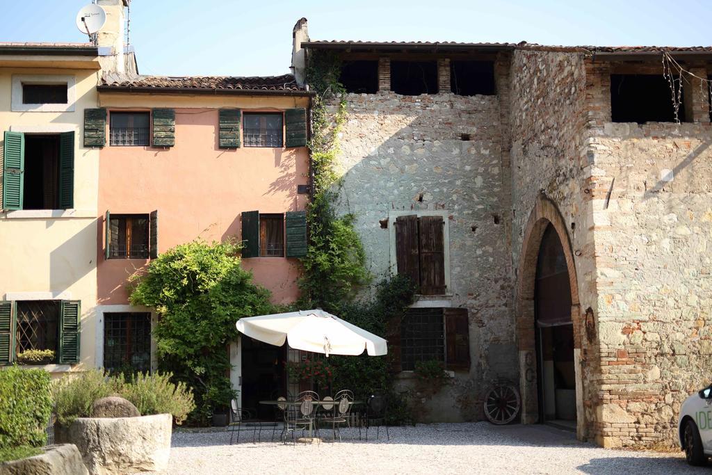 Agriturismo Corte Pellegrini San Martino Buon Albergo Bagian luar foto