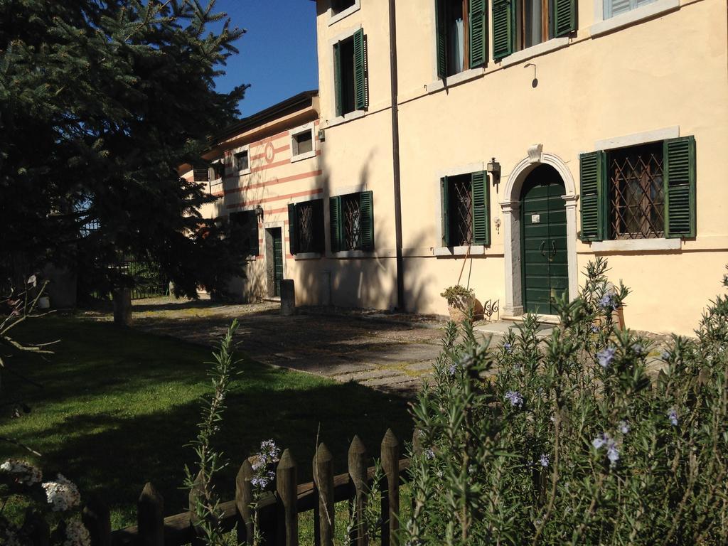 Agriturismo Corte Pellegrini San Martino Buon Albergo Bagian luar foto
